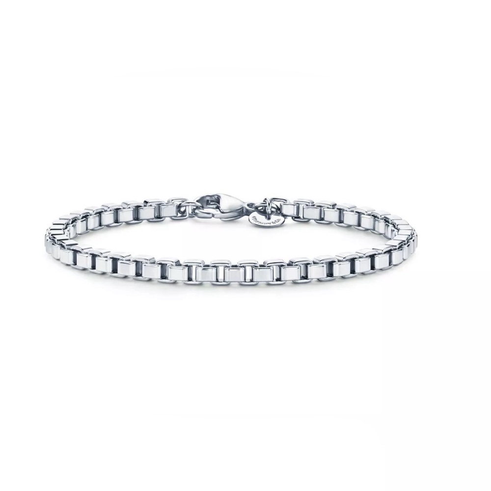 Tiffany & Co. Sterling Silver Venetian Link Chain Bracelet. 6.75”. Worn once!